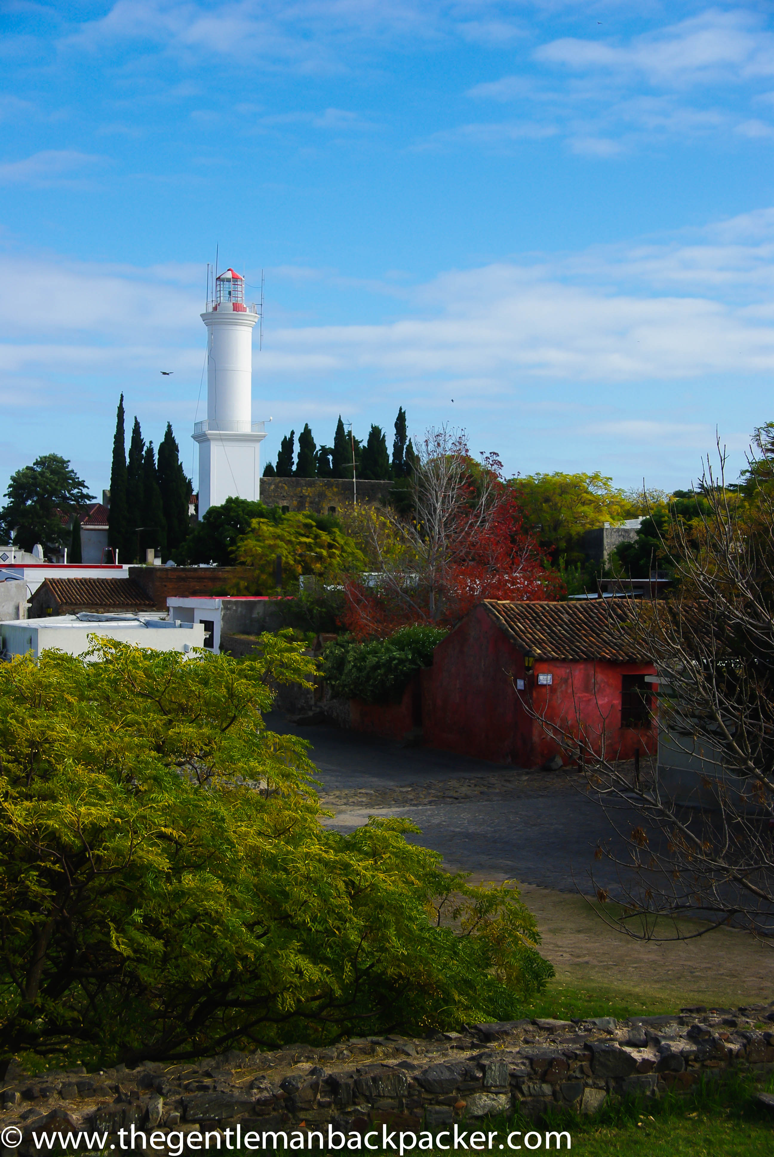 The lighthouse of Colonia. Note the red house in the middle.